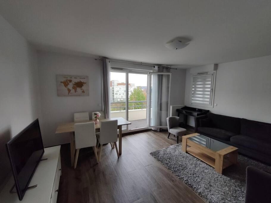 Apartamento App 5 Pers, Parking, 3Mn Rer A, 40 Mn Du Centre De Paris, Cergy Le Haut Exterior foto